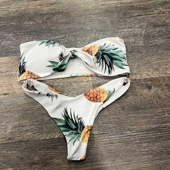 Women’s Bikin Set - Picture 4 of 5